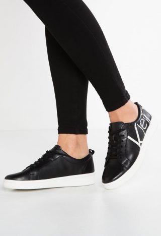 Baskets DANYA CALVIN KLEIN